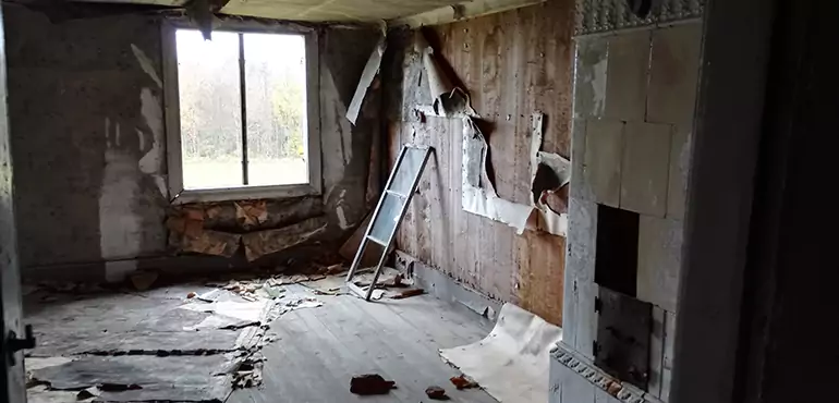 Why Selling a Distressed House Through Traditional Methods Fails in El Paso